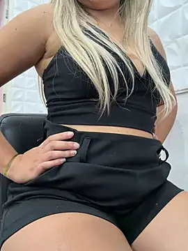 Valeriacris online show from May 7, 6:55 pm