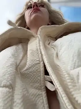 RonnieKiss online show from April 24, 12:30 pm