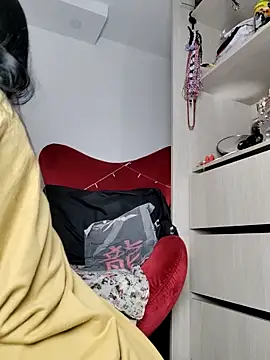 ValeNiitaLuv online show from March 11, 6:06 am