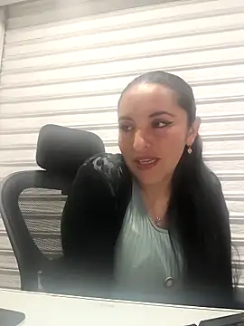 Alisson Stonee online show from February 4, 11:30 pm