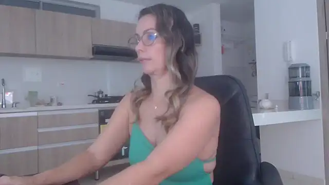 LovePaula online show from March 23, 2:12 pm