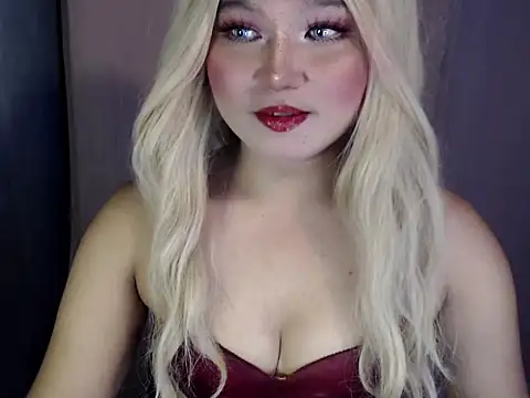 Eyes-on-me online show from March 8, 5:17 pm