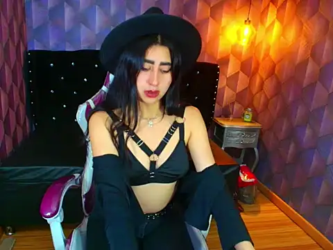 Nanisshawna online show from October 29, 3:33 am