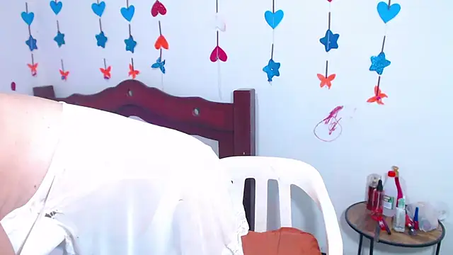 lorenacapelli online show from March 21, 11:48 am