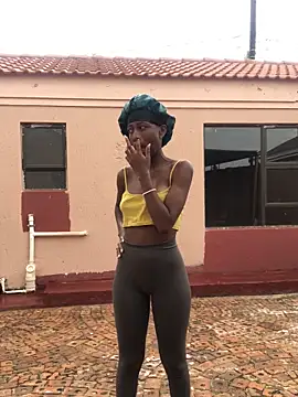 Caramel102004 online show from December 15, 11:48 am