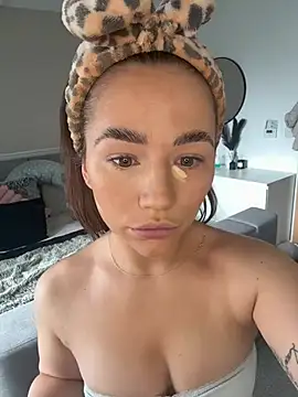 MissPixieRae online show from February 10, 12:30 pm