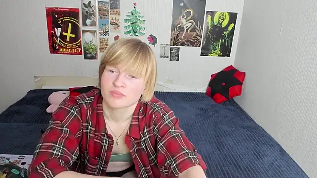 Cattie w  online show from March 7, 1:34 am