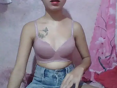 SweetPussie18x online show from May 28, 2:09 am