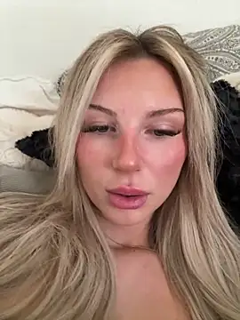 blondeeee online show from April 23, 4:09 pm