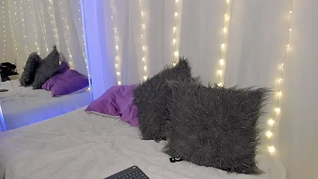 Olivia Morrys online show from March 31, 11:27 pm