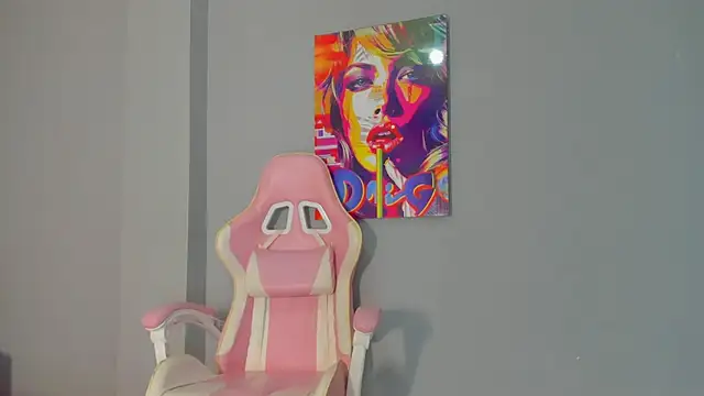 Athenea  fox online show from December 22, 12:41 pm