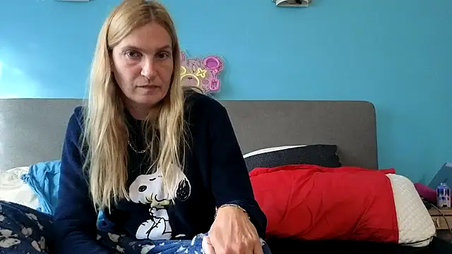 linterditehot online show from June 13, 5:49 am