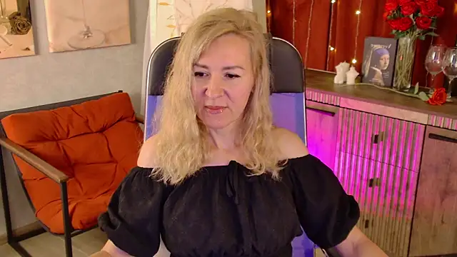 DonnaSmitth online show from June 1, 7:37 pm