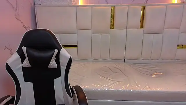 carla tp online show from November 18, 1:01 pm