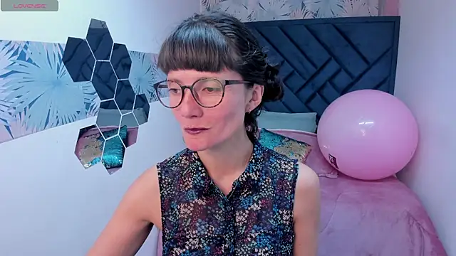 Valery More   online show from June 4, 2:54 pm