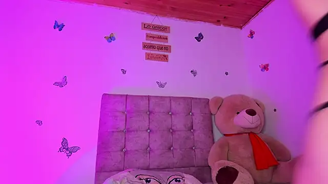 Lia Roses3x online show from March 27, 2:46 am