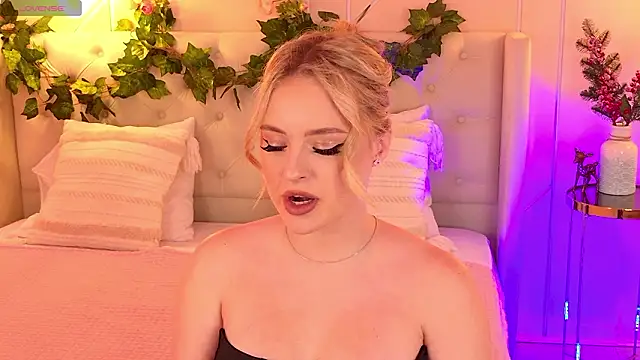 EllyLinn online show from March 8, 5:06 pm