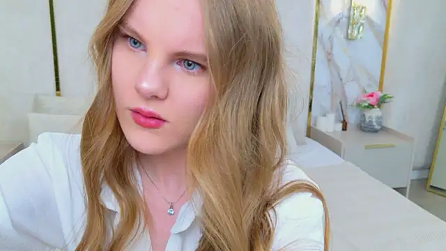 Lili Lohan online show from June 2, 5:08 am