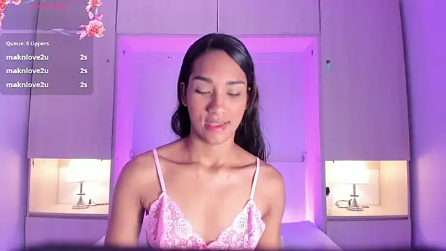 AnahiCollins online show from April 1, 1:41 pm