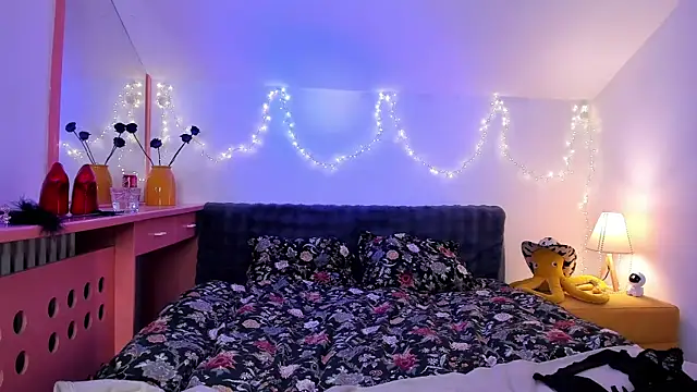 Me-Dea online show from March 29, 8:46 am