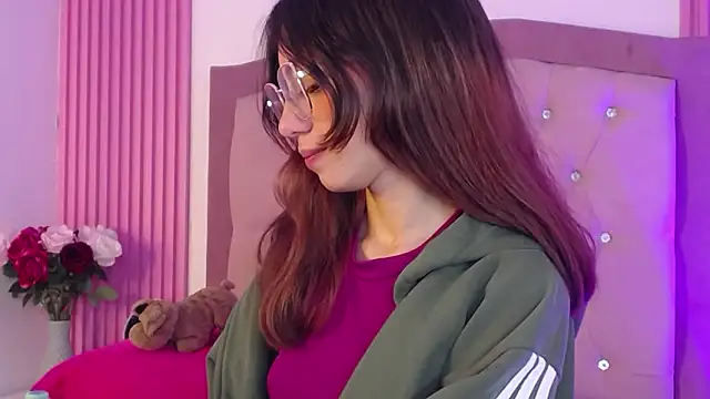 MarinetteLux online show from March 10, 9:08 pm