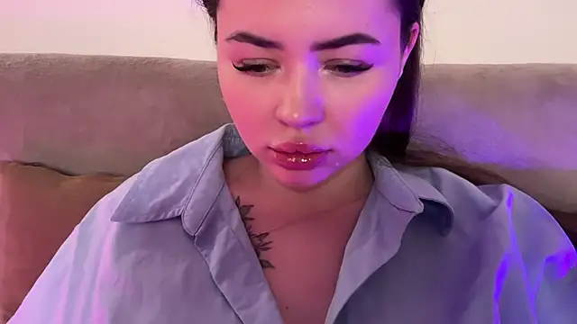 AlmaryKim online show from April 10, 8:15 pm