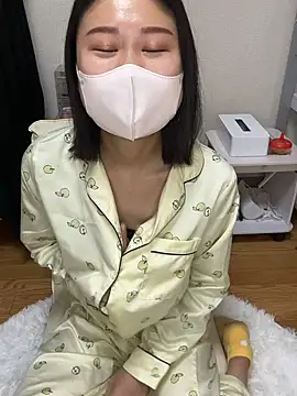 mia2 jp online show from April 14, 10:10 pm