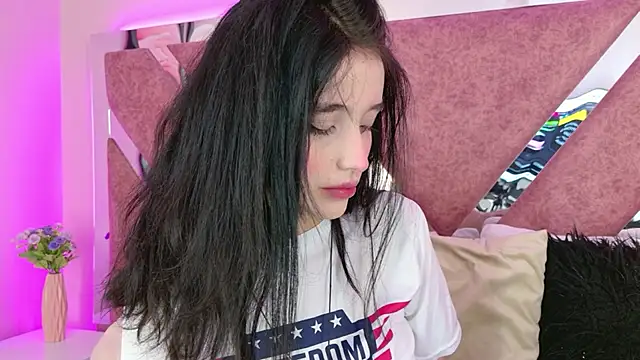 MeganR  online show from April 1, 3:29 am