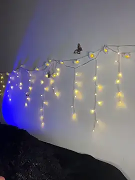 SaraMistick online show from April 9, 10:31 am