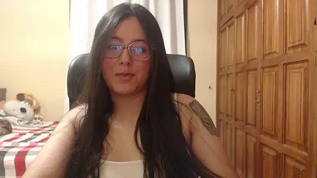 Venus cat  online show from July 17, 5:45 am