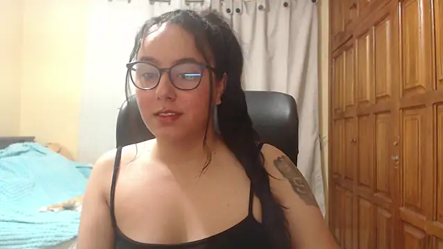 Venus cat  online show from June 14, 4:35 am
