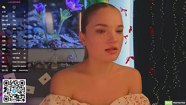 JulieLupo online show from March 31, 6:24 am