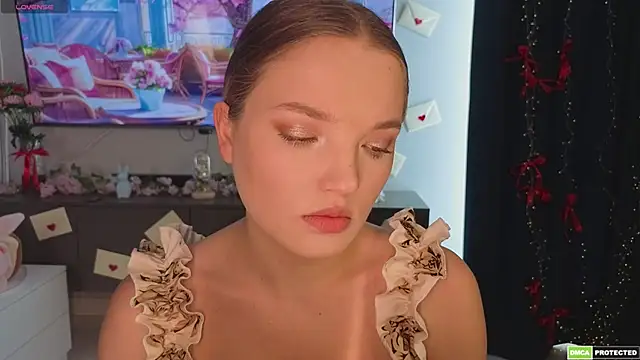 JulieLupo online show from April 9, 6:41 am