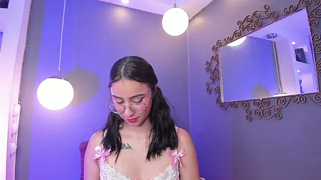 Alana Martinez  online show from March 18, 8:14 pm