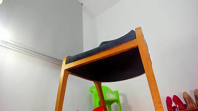 Velourmuse online show from March 2, 11:54 pm