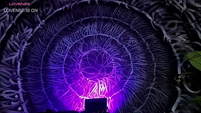 dahlia darkwood online show from April 12, 8:17 am