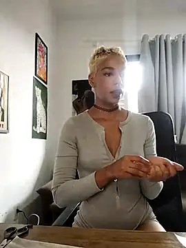 Helenoir online show from February 26, 1:54 pm