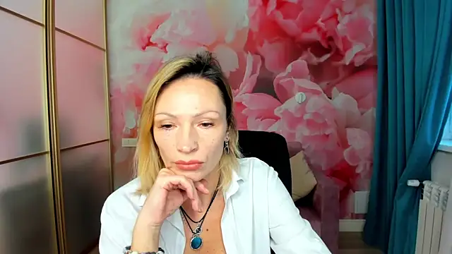 AlinaMoor online show from December 22, 12:52 pm