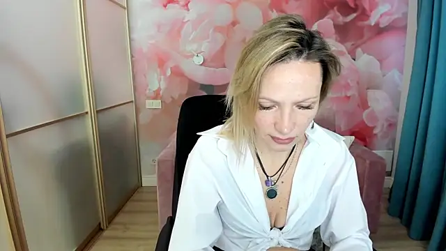 AlinaMoor online show from March 21, 7:02 am