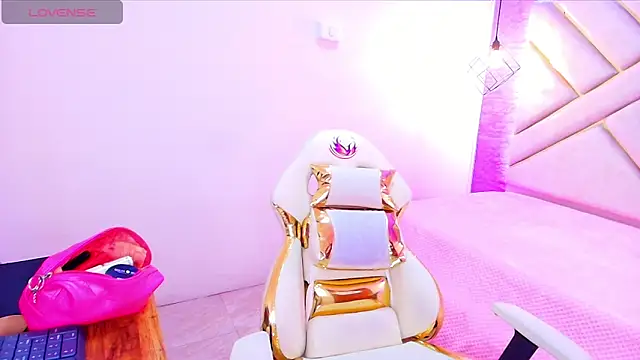 Addyy 02 online show from October 9, 11:36 am