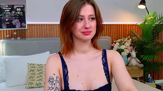 JessiJull online show from March 24, 5:29 pm