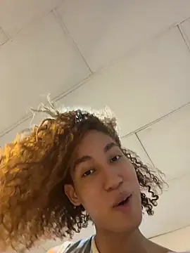 Chloe Celeste online show from May 15, 3:32 am