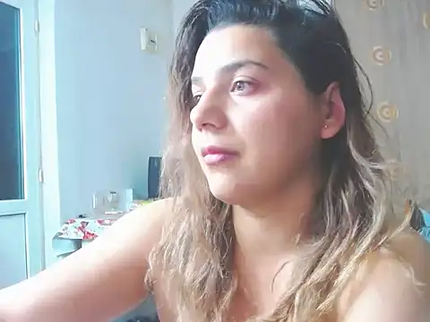 MadisonCharm online show from April 15, 8:20 pm