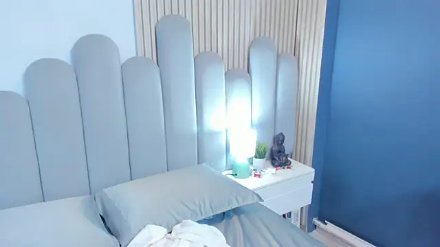 luly dreams online show from June 19, 11:57 am