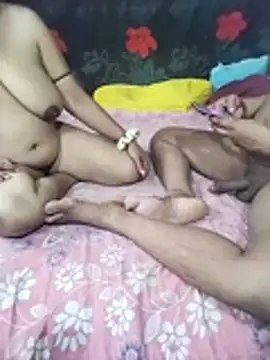 modhu82 online show from April 14, 7:47 pm