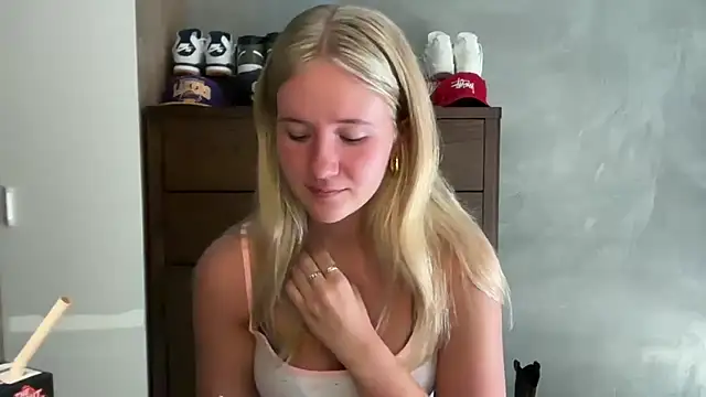 itssosierra online show from March 12, 11:51 pm