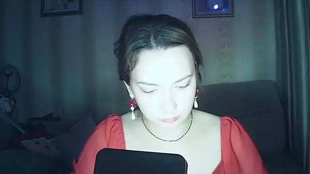 MoodieMira online show from March 23, 7:42 pm