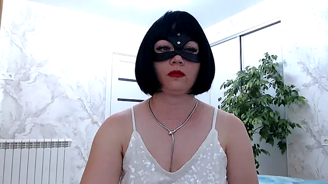 Julia your Sweet online show from July 20, 2:30 pm