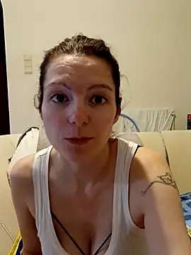 labellerose online show from April 16, 6:51 pm