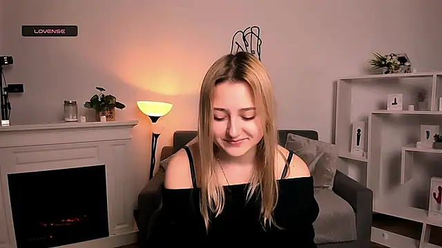 Lulu   Moon online show from April 9, 8:58 pm